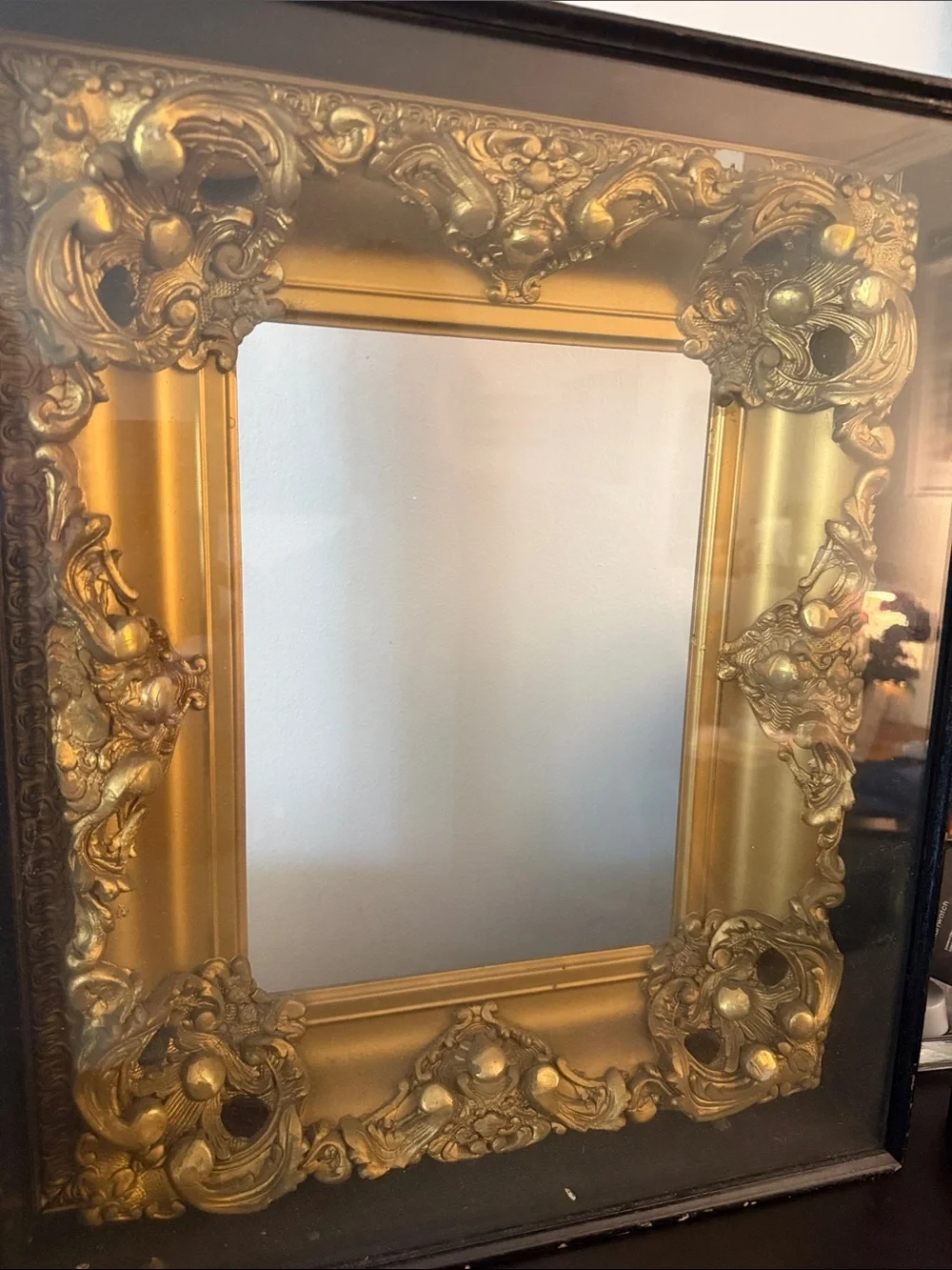 Ornate Gold Decorative Wall Frame - Vintage-Inspired Accent